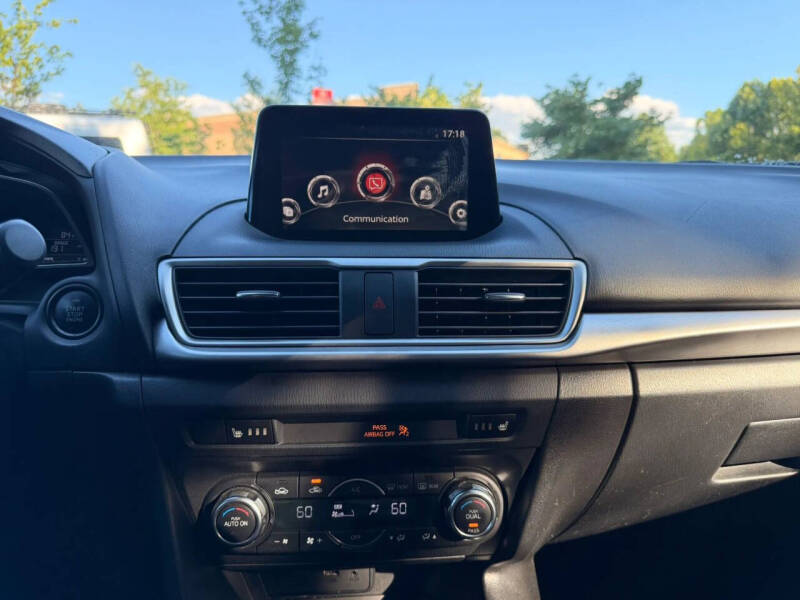 2017 Mazda MAZDA3 Touring