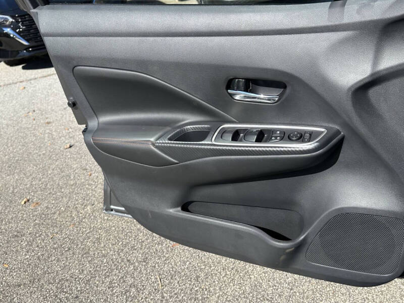 2025 Nissan Versa SR