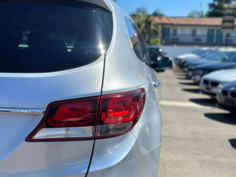 2017 Hyundai Santa Fe SE