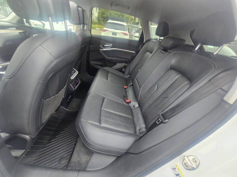 2019 Audi e-tron quattro Premium Plus