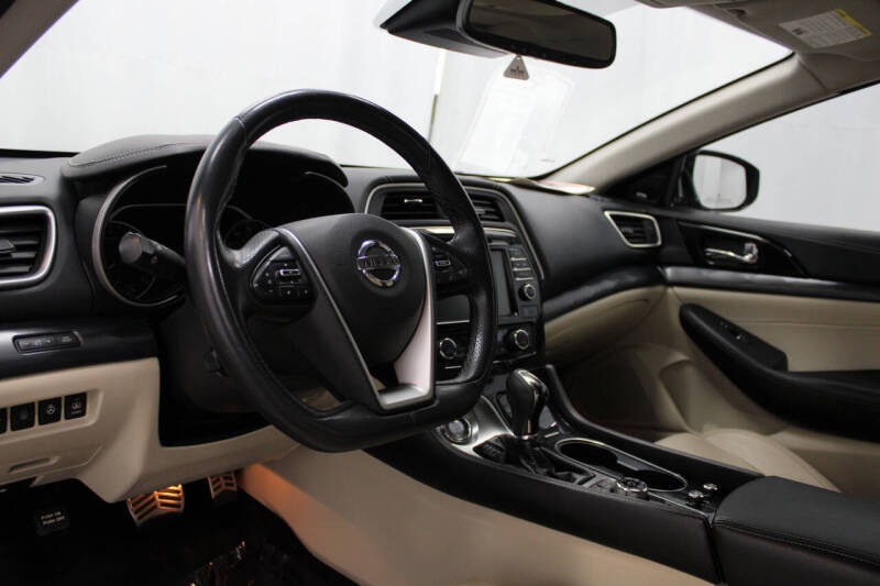 2020 Nissan Maxima Platinum