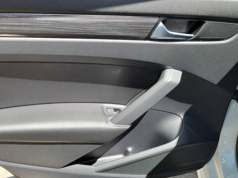 2022 Volkswagen Passat R-Line