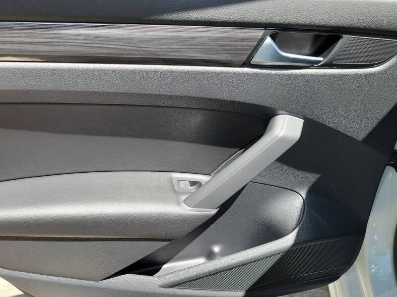 2022 Volkswagen Passat R-Line