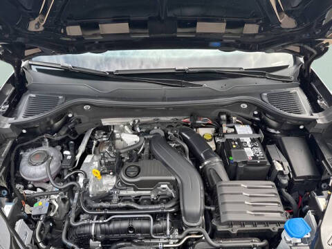 2025 Volkswagen Taos SE 4Motion