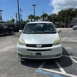 2004 Toyota Sienna XLE 7 Passenger