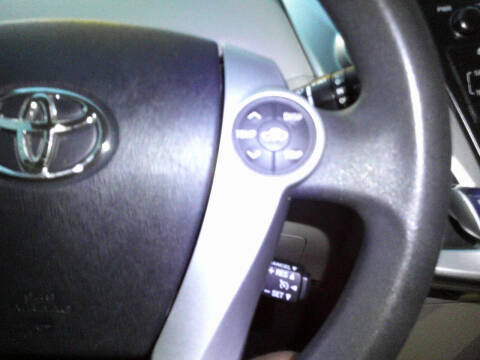 2013 Toyota Prius v Five