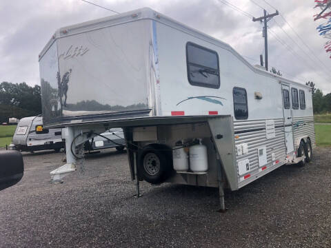 2006 Silverlite 3 Horse Slant Trailer for sale at HICKS AUTO SALES in Moulton AL