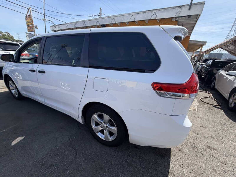 2013 Toyota Sienna L 7-Passenger