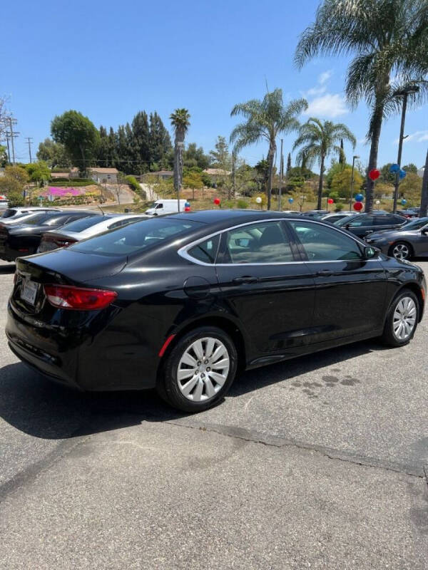 2016 Chrysler 200 LX