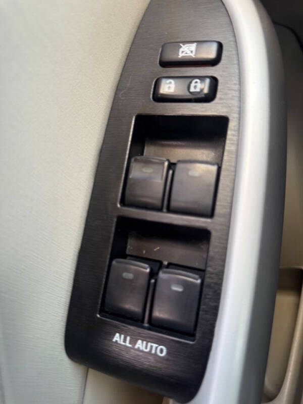 2013 Toyota Prius Three
