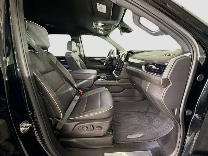 2025 GMC Yukon Elevation