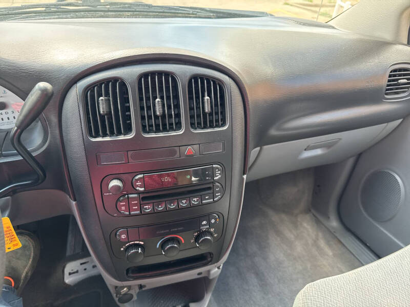 2005 Dodge Caravan SE