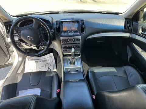 2015 Infiniti Q40
