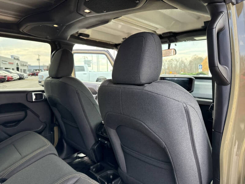 2025 Jeep Gladiator NightHawk