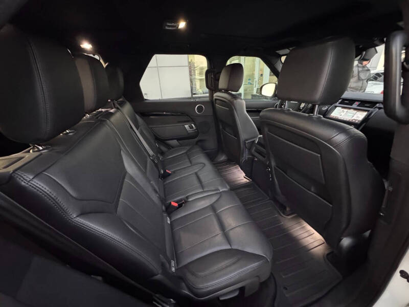 2020 Land Rover Discovery SE