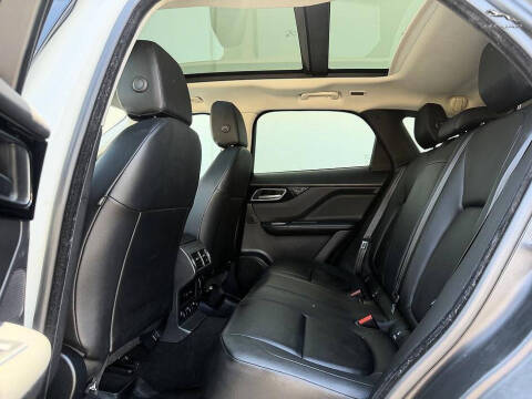 2018 Jaguar F-PACE 25t Premium