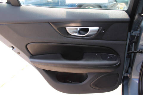 2024 Volvo S60 B5 Plus Dark Theme