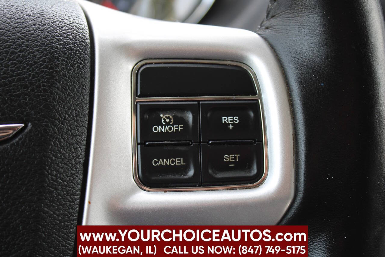 ChryslerTown and Country22