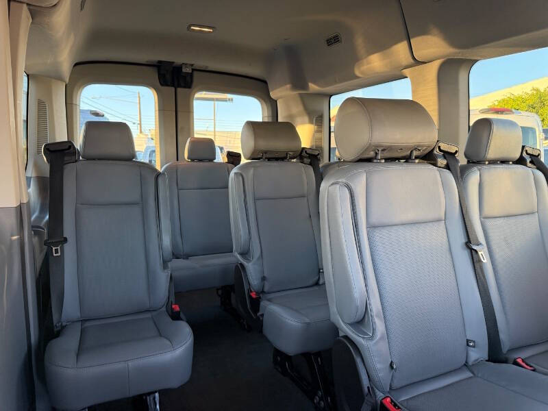 2015 Ford Transit XLT photo 12