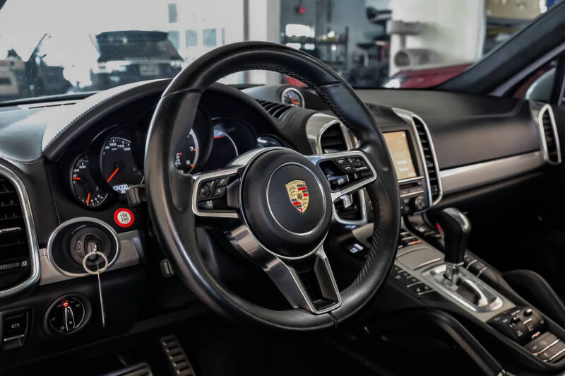 2015 Porsche Cayenne Turbo