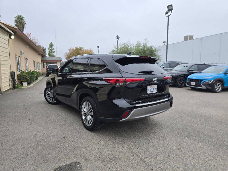 2023 Toyota Highlander Platinum