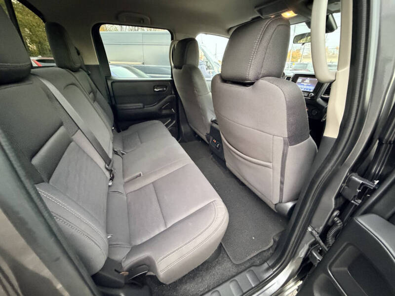 2023 Nissan Frontier SV