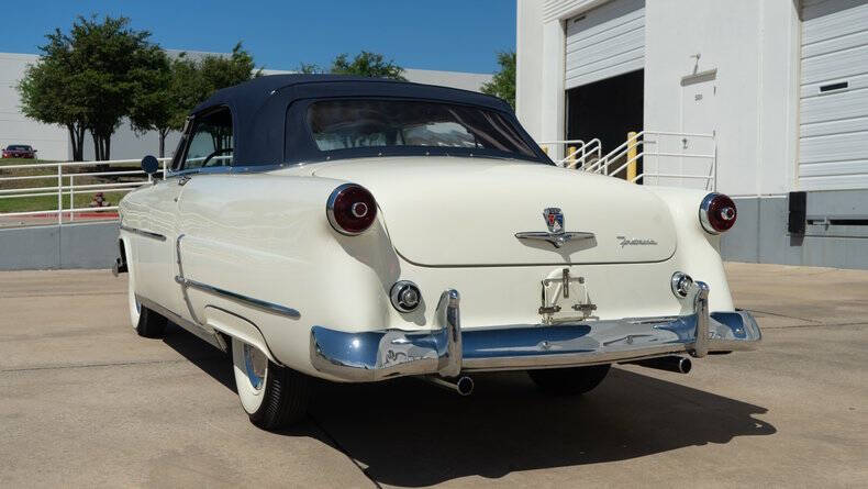 1953 Ford Crestline