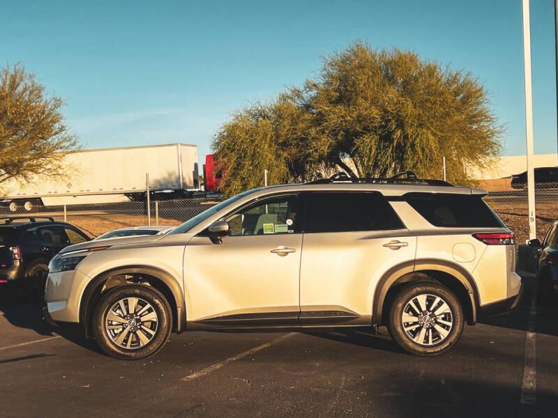 2025 Nissan Pathfinder SV