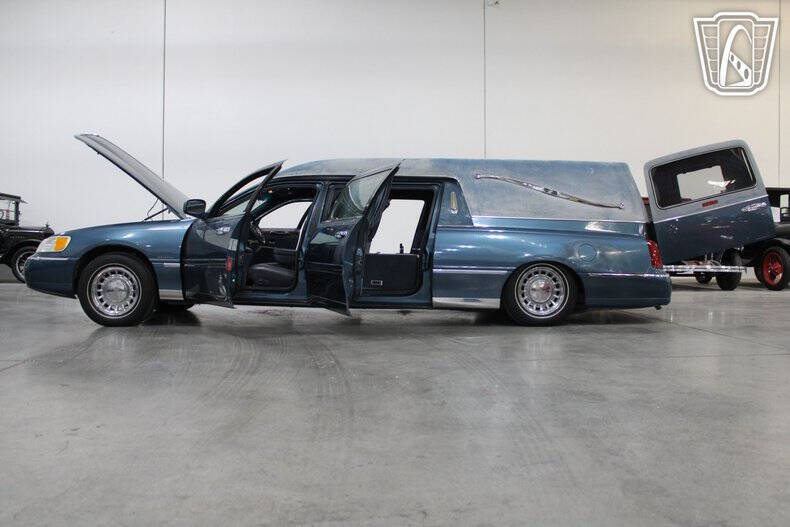2001 Lincoln Town Car Executive