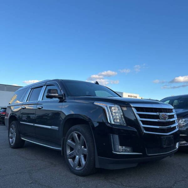2018 Cadillac Escalade ESV Luxury