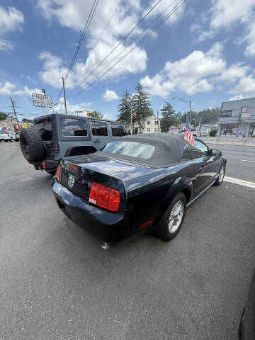 2007 Ford Mustang V6 Deluxe