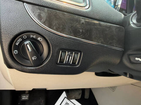2012 Chrysler Town and Country Touring