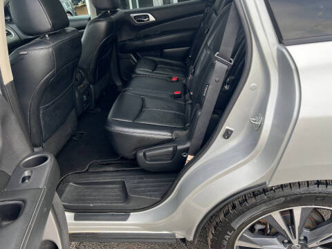 2018 Nissan Pathfinder Platinum
