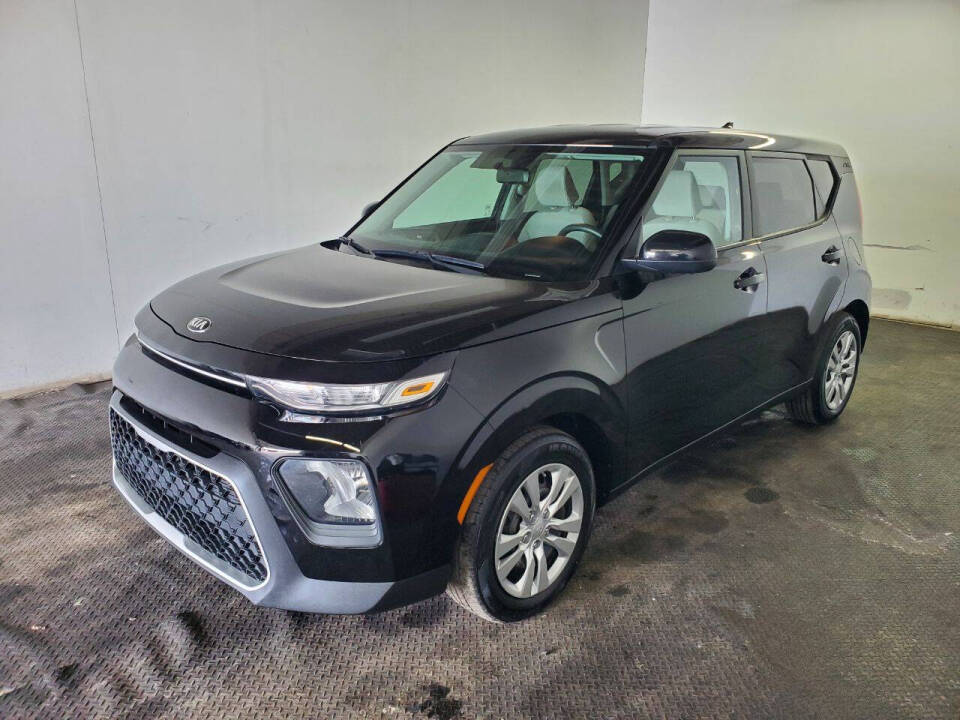 2021 Kia Soul LX's photo