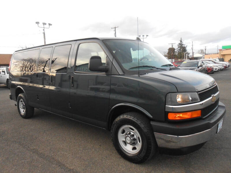 2017 Chevrolet Express LT 3500