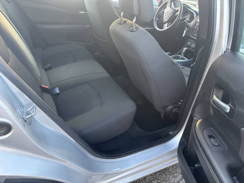 2012 Dodge Avenger SE