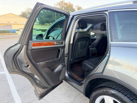 2014 Volkswagen Touareg V6 Sport