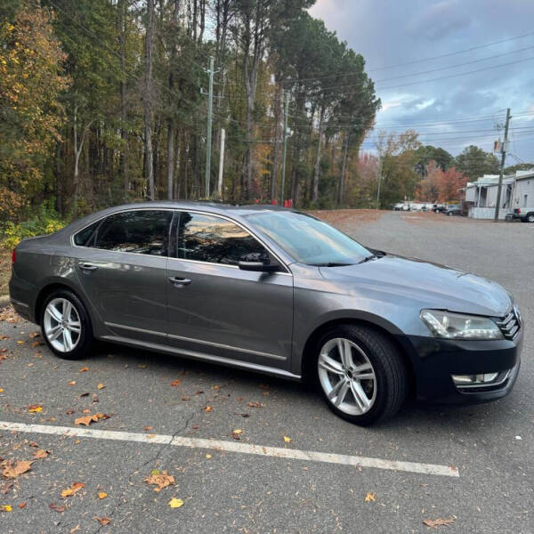 2013 Volkswagen Passat SEL photo 3