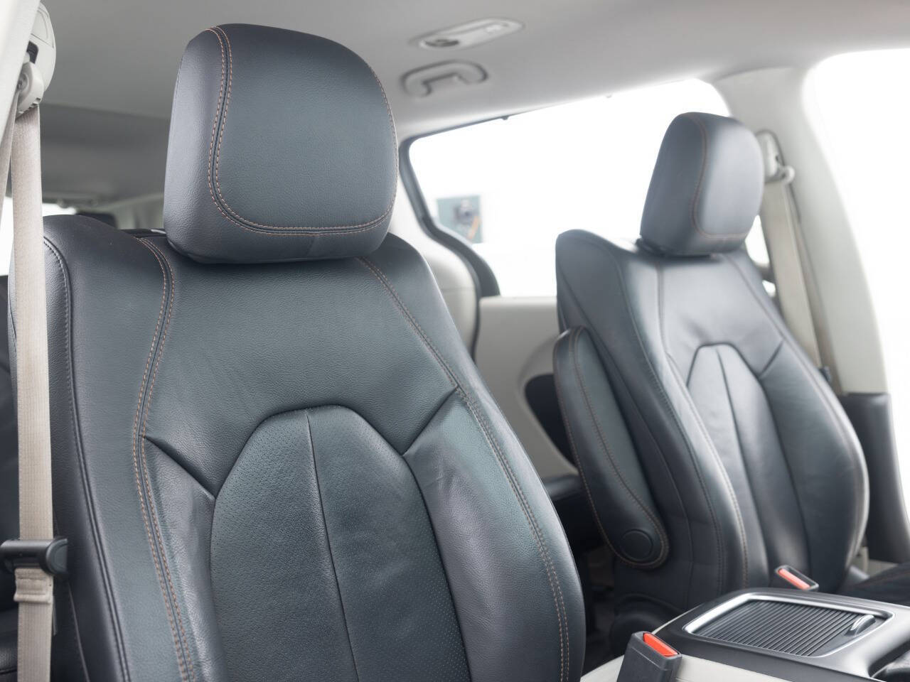 Used Car 2017 Chrysler Pacifica  Touring L Plus 4dr Mini Van For Sale Under $12,000 In Coal City, Illinois