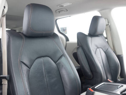 2017 Chrysler Pacifica Touring-L Plus