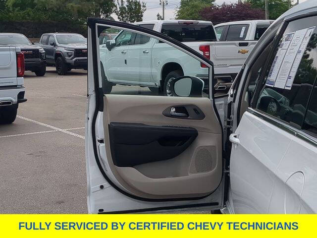 2023 Chrysler Pacifica Touring L