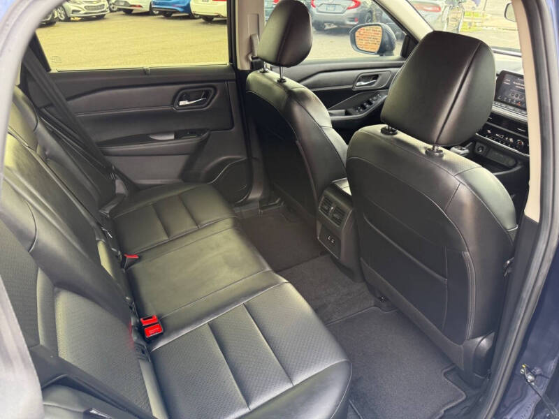 2025 Nissan Rogue SV