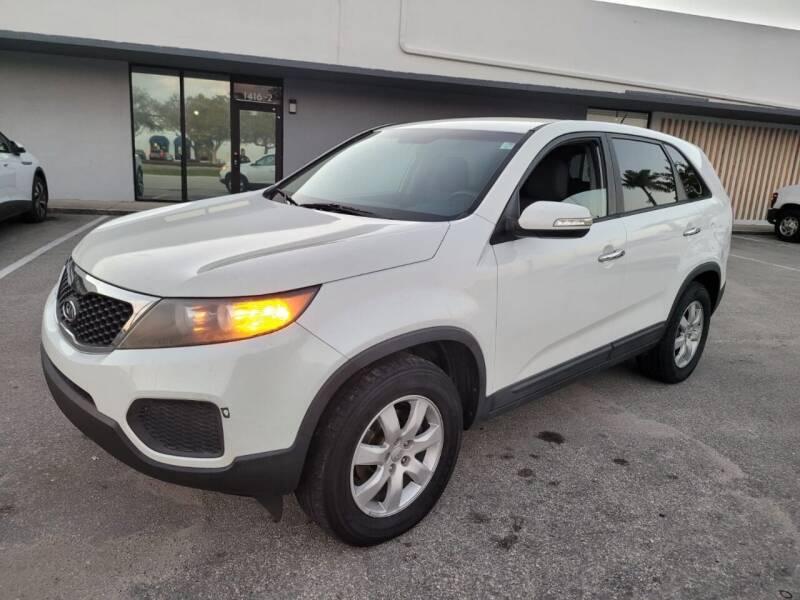 2013 Kia Sorento for sale at UNITED AUTO BROKERS in Hollywood FL