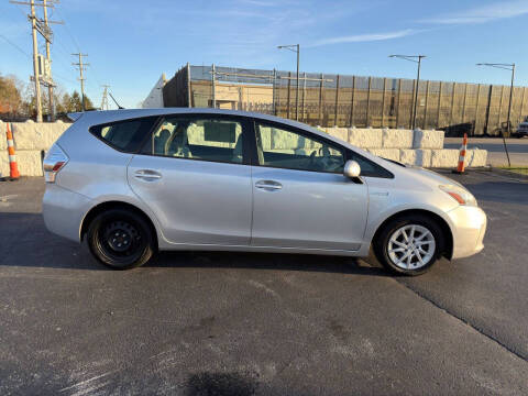 2012 Toyota Prius v Two