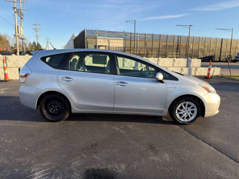 2012 Toyota Prius v Two