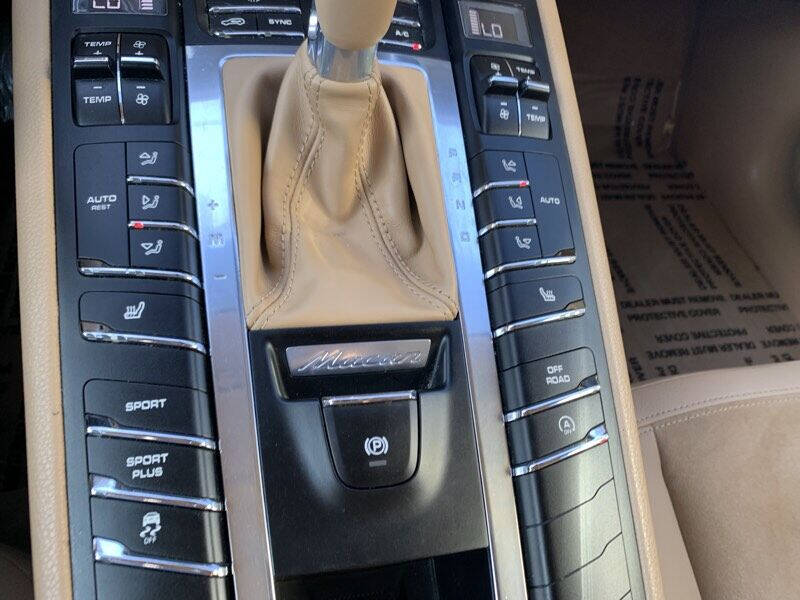 2015 Porsche Macan S