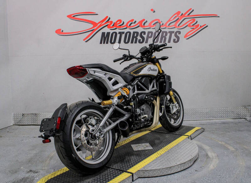 2023 Indian FTR R Carbon