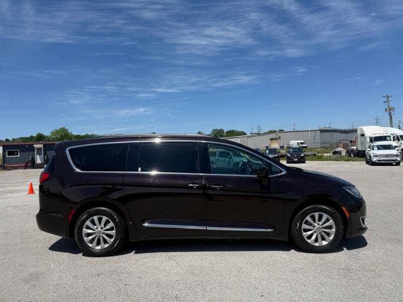 2017 Chrysler Pacifica Touring Plus