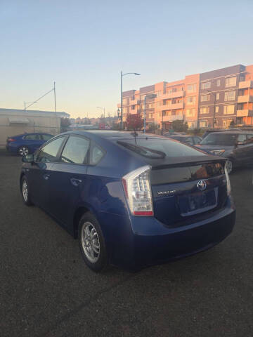 2010 Toyota Prius III