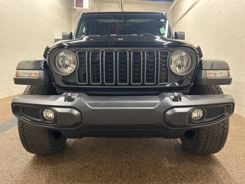 2024 Jeep Gladiator NightHawk